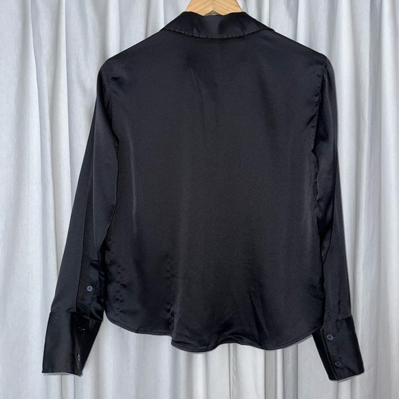 Abercrombie & Fitch (A&F) - Long-Sleeve Satin Style Button-Up Shirt - Picture 4 of 4